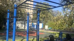 Площадка для воркаута в городе Москва №13207 Маленькая Современная фото