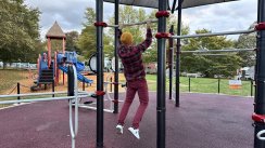 Площадка для воркаута в городе Провиденс №13229 Маленькая Современная фото