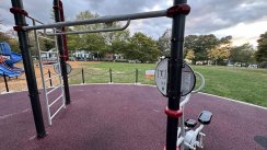 Площадка для воркаута в городе Провиденс №13229 Маленькая Современная фото