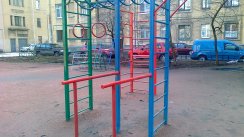 Площадка для воркаута в городе Санкт-Петербург №2063 Маленькая Современная фото