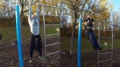 Площадка для воркаута в городе Регенсбург №3693 Маленькая Современная фото