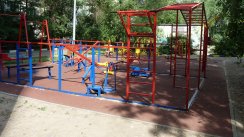 Площадка для воркаута в городе Москва №2047 Средняя Современная фото