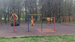 Площадка для воркаута в городе Москва №5126 Маленькая Современная фото