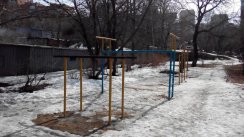 Площадка для воркаута в городе Владивосток №2737 Маленькая Современная фото