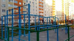 Площадка для воркаута в городе Ставрополь №4884 Средняя Современная фото
