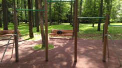 Площадка для воркаута в городе Москва №5314 Маленькая Современная фото