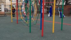 Площадка для воркаута в городе Москва №2110 Маленькая Современная фото