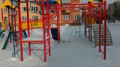 Площадка для воркаута в городе Искитим №4856 Маленькая Современная фото