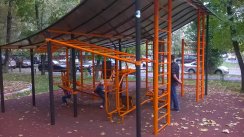 Площадка для воркаута в городе Москва №4298 Маленькая Современная фото