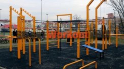 Площадка для воркаута в городе Гливице №3524 Большая Современная фото