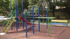 Площадка для воркаута в городе Москва №5267 Маленькая Современная фото