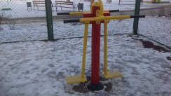 Площадка для воркаута в городе Лобня №5038 Маленькая Современная фото