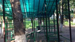 Площадка для воркаута в городе Москва №2247 Маленькая Современная фото