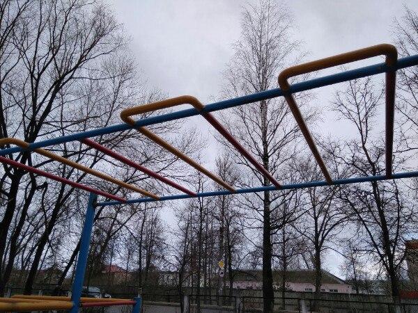 Бюджетный вариант площадки для воркаута Бюджетный вариант площадки для воркаута