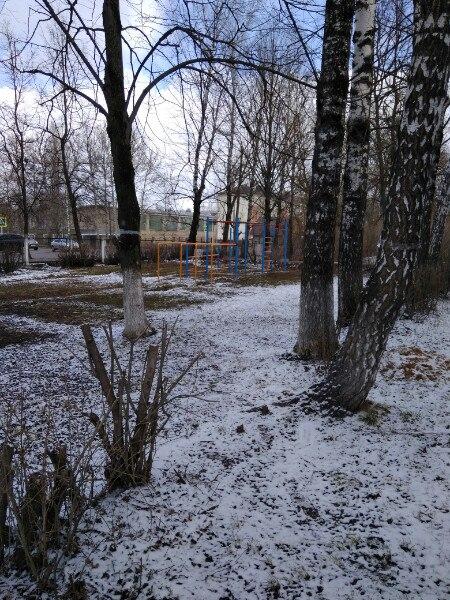 Бюджетный вариант площадки для воркаута Бюджетный вариант площадки для воркаута