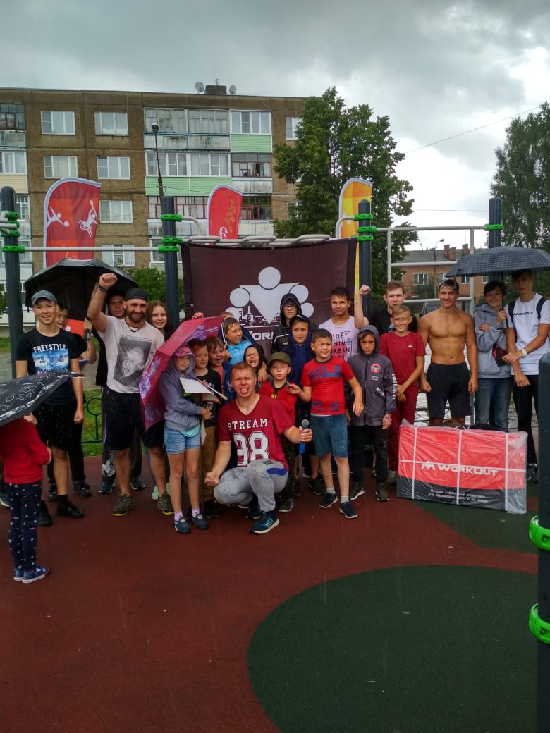 ТРЕНИРОВАЛИСЬ ПОД ДОЖДЁМ ТРЕНИРОВАЛИСЬ ПОД ДОЖДЁМ